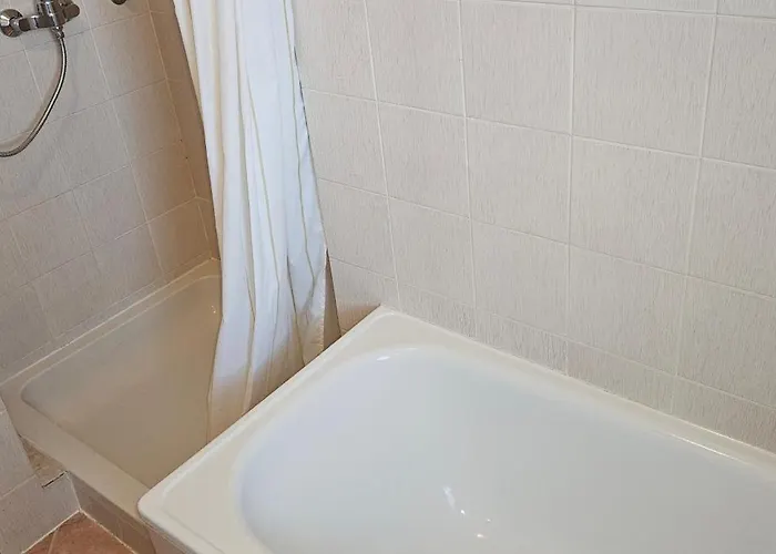 Sea View Laguna 63,65 アパート