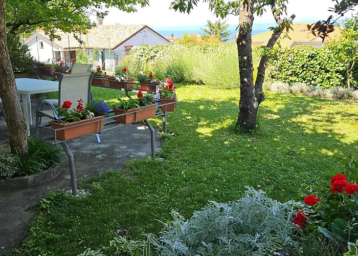 Sea View Laguna 63,65 *